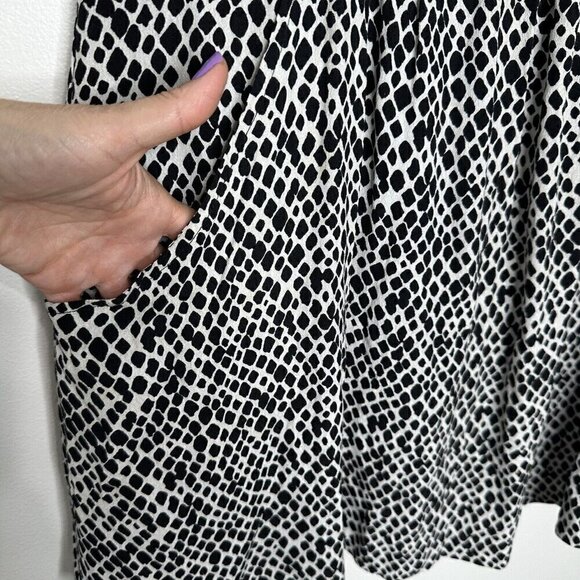 Garnet Hill Dress Crepe Shift Midi Size 6 Black White Geometric - Picture 7 of 10